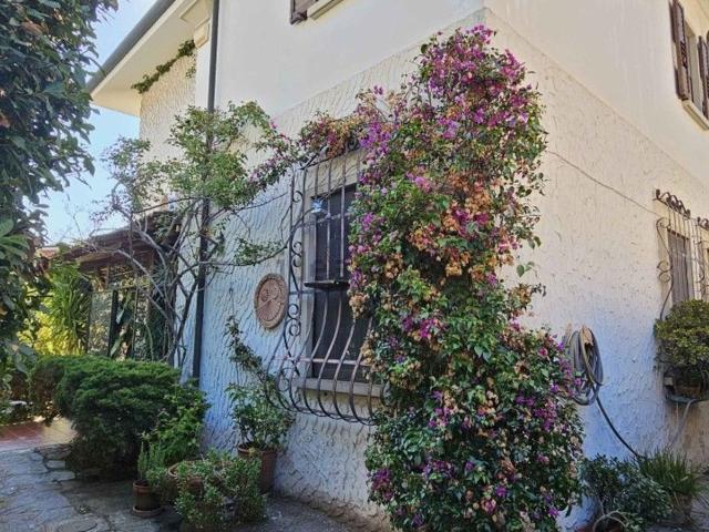 Case e ville in vendita di 260 m² in Via Nicola Pisano