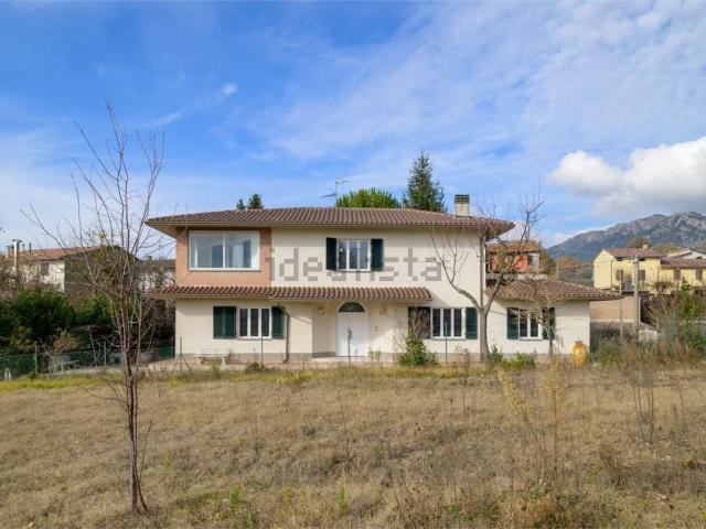 Case e ville in vendita di 260 m²