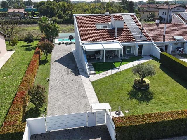 Case e ville in vendita di 260 m²