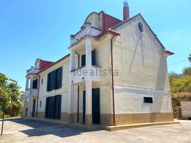 Case e ville in vendita di 260 m²