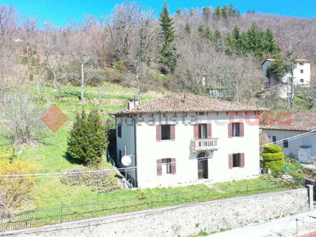 Case e ville in vendita di 260 m² in Via Canale, 50