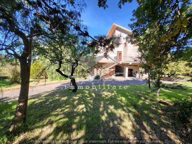 Case e ville in vendita di 260 m² in Via Capitolo