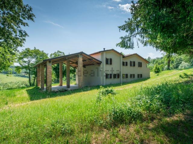 Case e ville in vendita di 260 m² in Via Case Belli