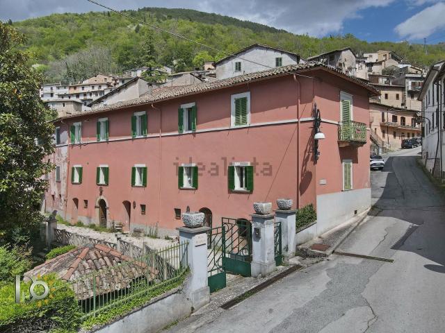 Case e ville in vendita di 260 m² in Via Cerenaro, 40