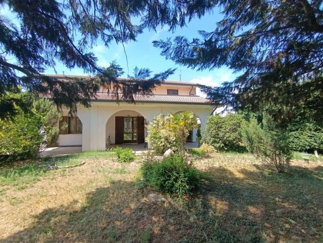 Case e ville in vendita di 260 m² in Via Belle