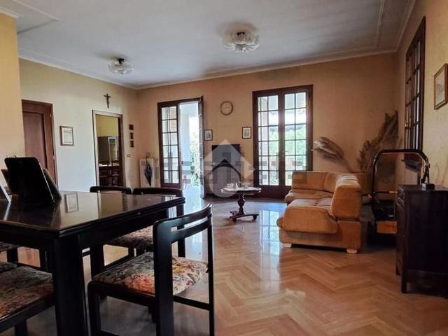 Case e ville in vendita di 260 m² in Strada Case Rettori, 2