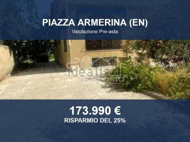 Case e ville in vendita di 260 m² in Via Giovanni Pascoli, 2