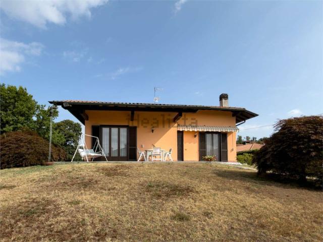 Case e ville in vendita di 260 m² in Via dei Pioppi, 9