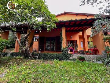 Case e ville in vendita di 260 m² in Via dell&apos Oliveta, 4