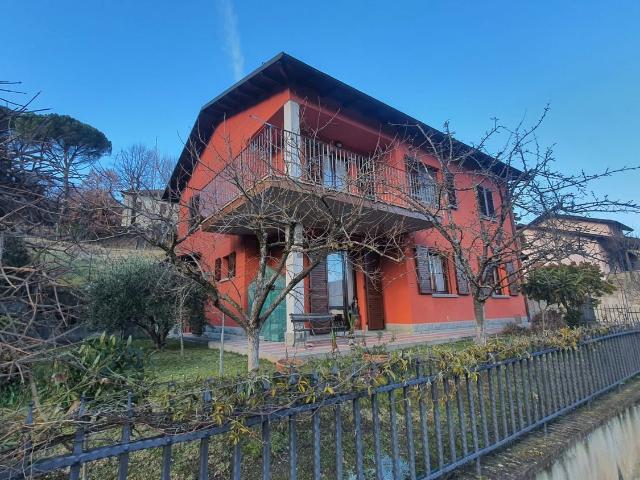 Case e ville in vendita di 260 m² in Via della Borra