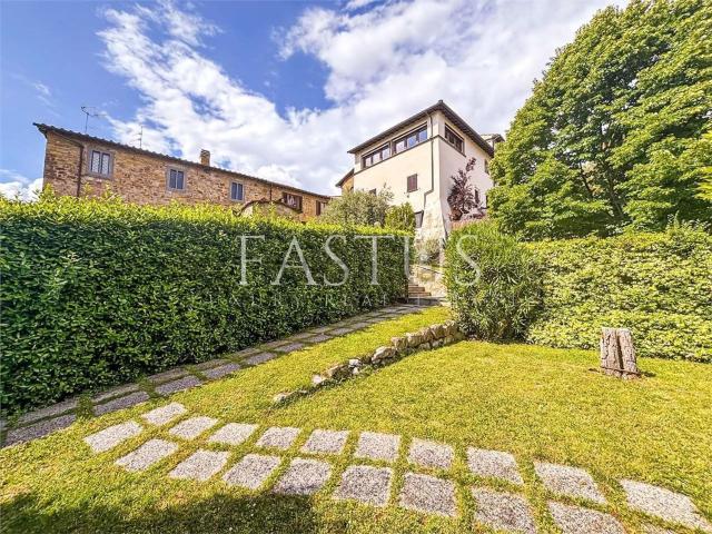 Case e ville in vendita di 260 m² in Via della Grillaia, 5