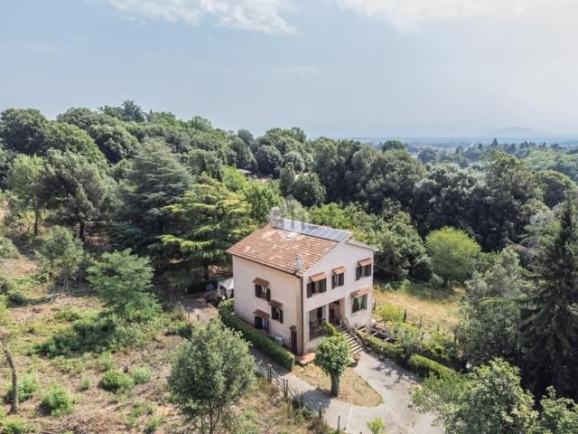 Case e ville in vendita di 260 m² in Via della Stazione, 116