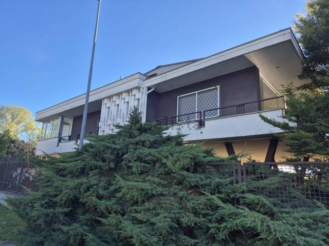 Case e ville in vendita di 260 m² in Via delle Viole, 1
