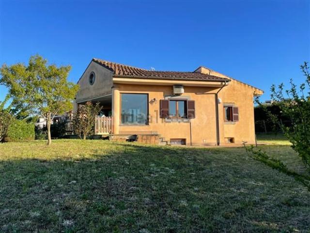 Case e ville in vendita di 260 m² in Via di San Celso