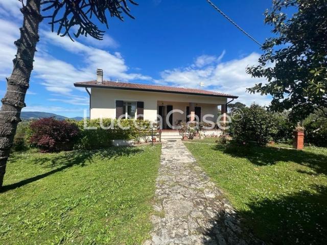 Case e ville in vendita di 260 m² in Via di San Ginese