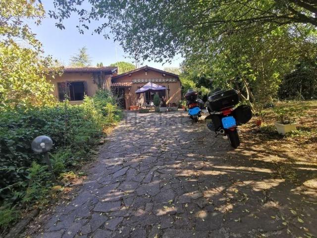 Case e ville in vendita di 260 m² in Via Europa, 19