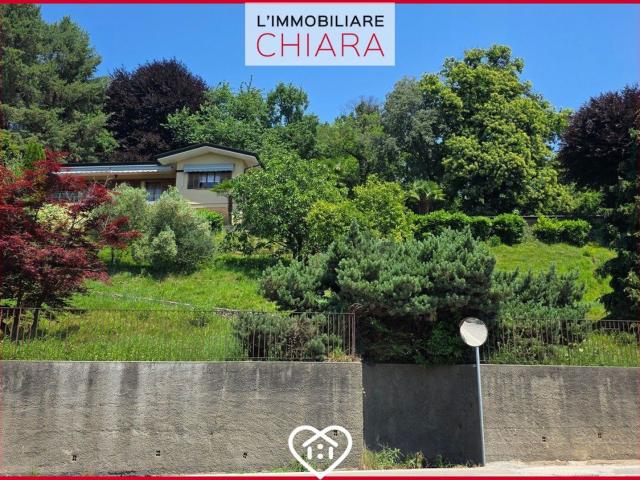 Case e ville in vendita di 260 m² in Via Lago