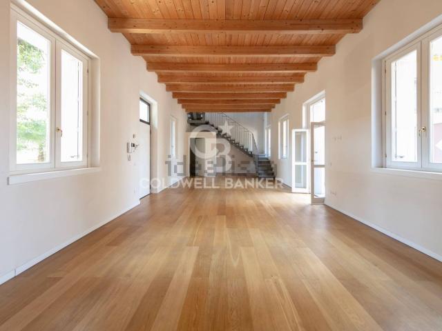 Case e ville in vendita di 260 m² in Via Luigi Galvani, 1