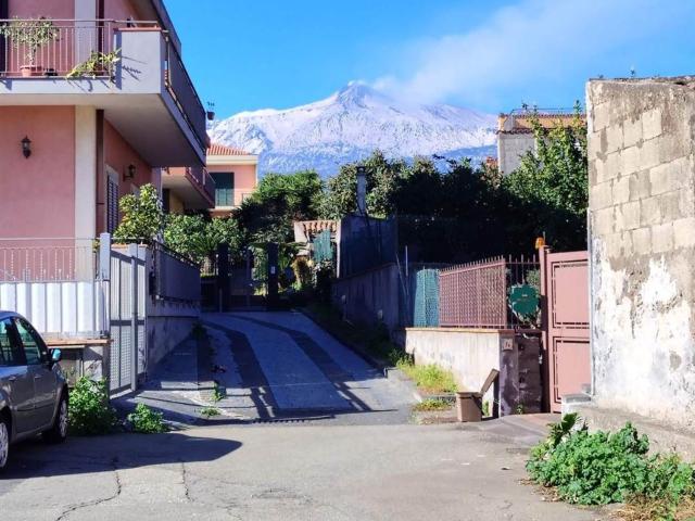 Case e ville in vendita di 260 m² in Via San Francesco D&apos Assisi, 5