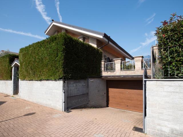 Case e ville in vendita di 260 m² in Via Silvio Pellico, 5