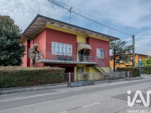 Case e ville in vendita di 260 m² in Via Raffaello Sanzio, 27