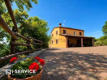 Case e ville in vendita di 260 m² in Via Rancidello, 5