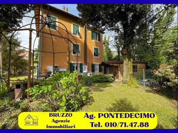 Case e ville in vendita di 260 m² in Via Rutta