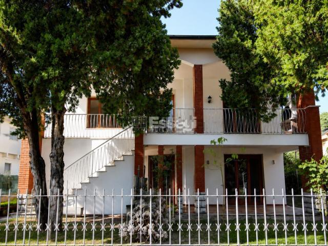 Case e ville in vendita di 260 m² in Via Teresa Bandettini