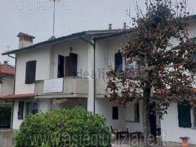 Case e ville in vendita di 260 m² in Via XVII Novembre