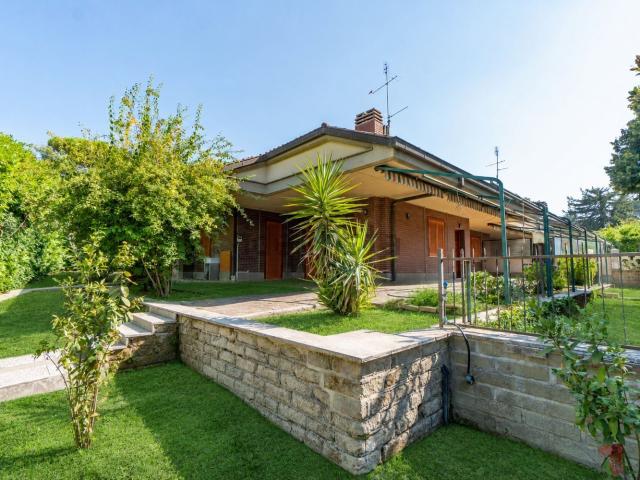 Case e ville in vendita di 260 m² in Viale Vittorio Veneto, 114