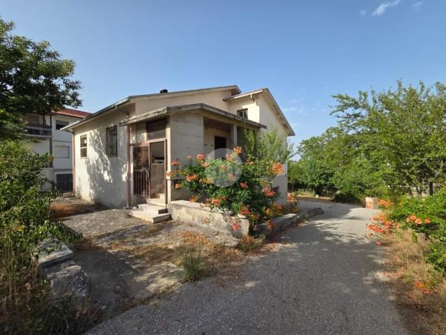 Case e ville in vendita di 260 m² in Contrada Colle Longo