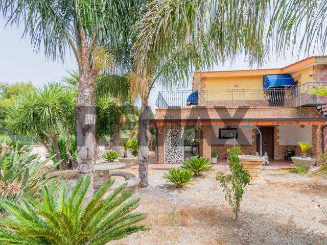 Case e ville in vendita di 260 m² in Contrada Feotto, 41
