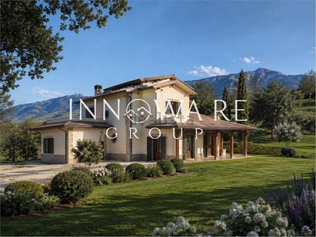 Case e ville in vendita di 260 m² in Contrada Gabella Nuova