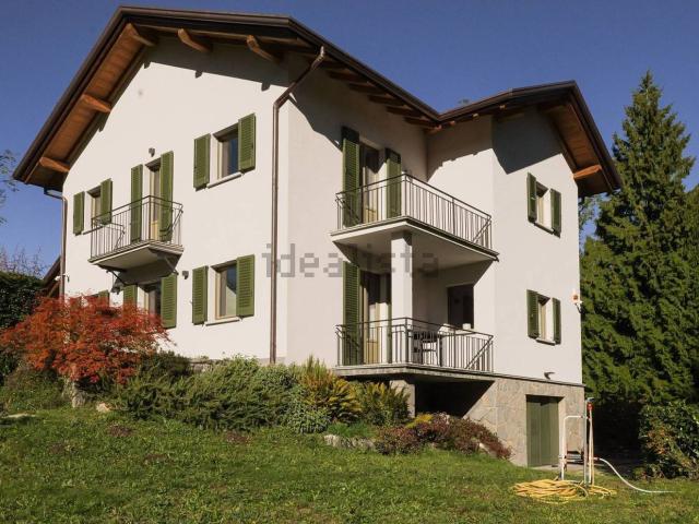 Case e ville in vendita di 260 m² in Località Gallasco, 30