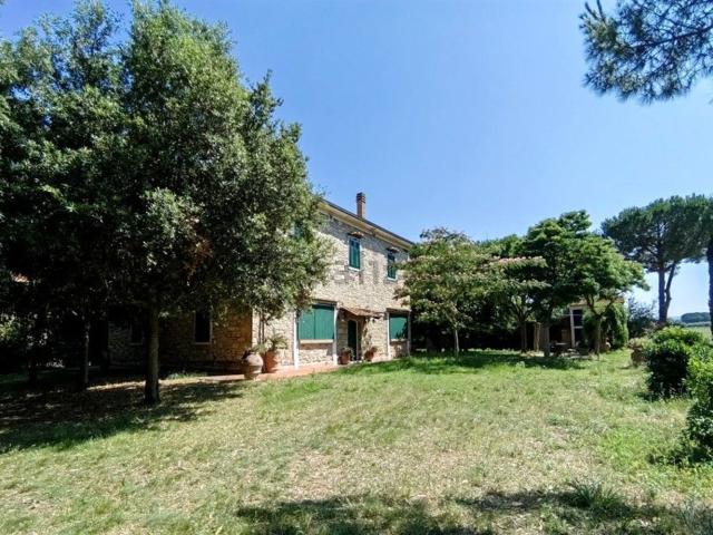 Case e ville in vendita di 260 m² in Località Stradone dei Fichi, 5