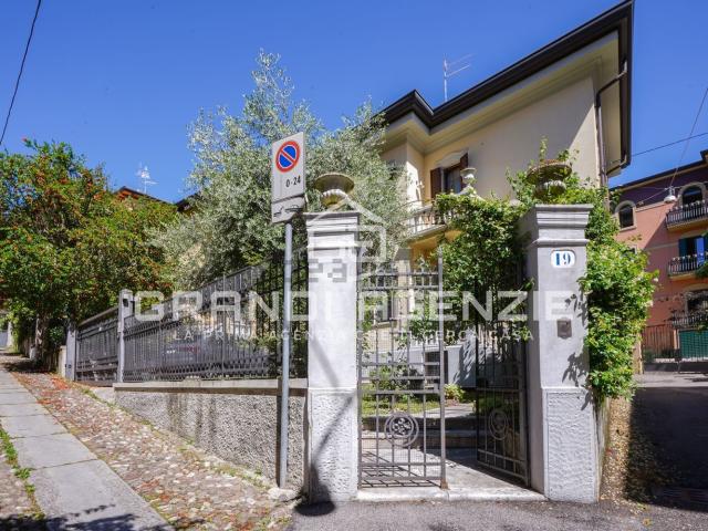 Case e ville in vendita di 260 m² in Salita Santo Sepolcro