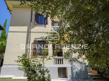 Case e ville in vendita di 260 m² in Salita XX Settembre, 19