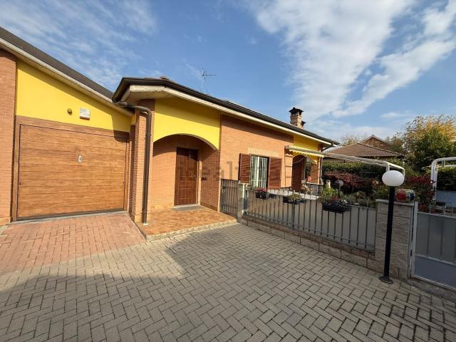 Case e ville in vendita di 260 m² in Strada Acqui