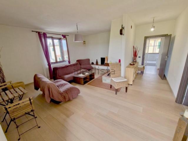 Case e ville in vendita di 260 m² in Strada Provinciale 2 Vicarese