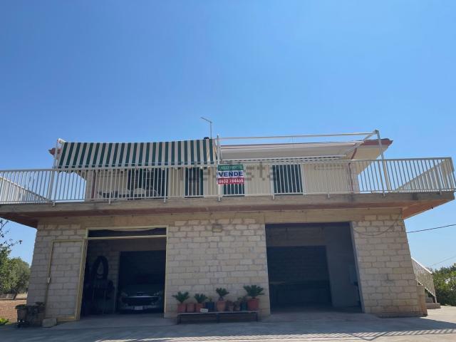Case e ville in vendita di 260 m² in Strada Provinciale 40