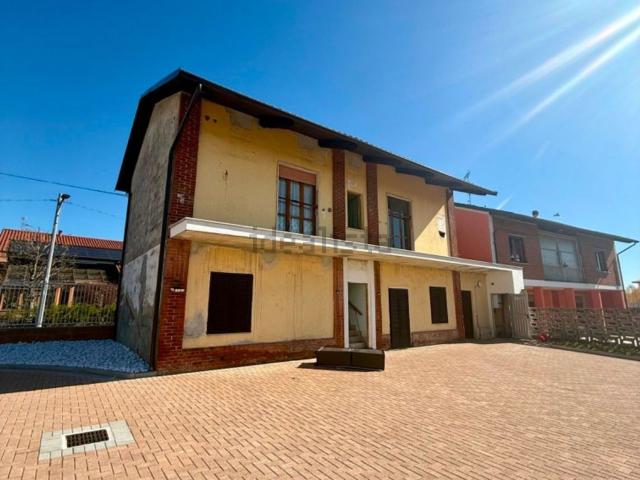 Case e ville in vendita di 261 m² in Via Redipuglia