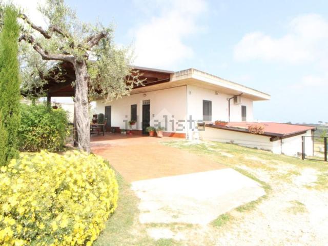 Case e ville in vendita di 261 m² in Via Vaschiola, 4