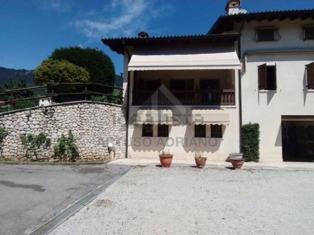 Case e ville in vendita di 262 m²