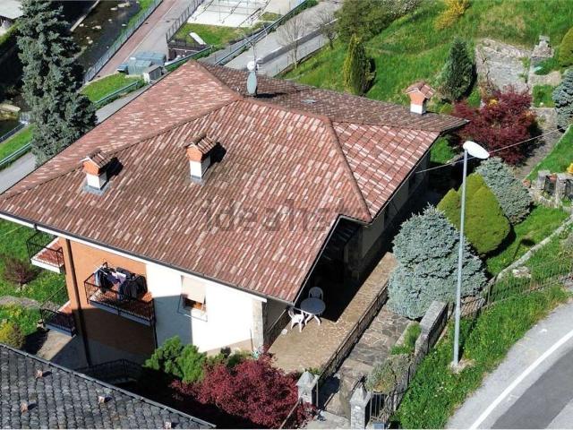 Case e ville in vendita di 262 m² in Via Libertà, 25