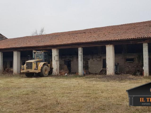 Case e ville in vendita di 2635 m² in Via Leva