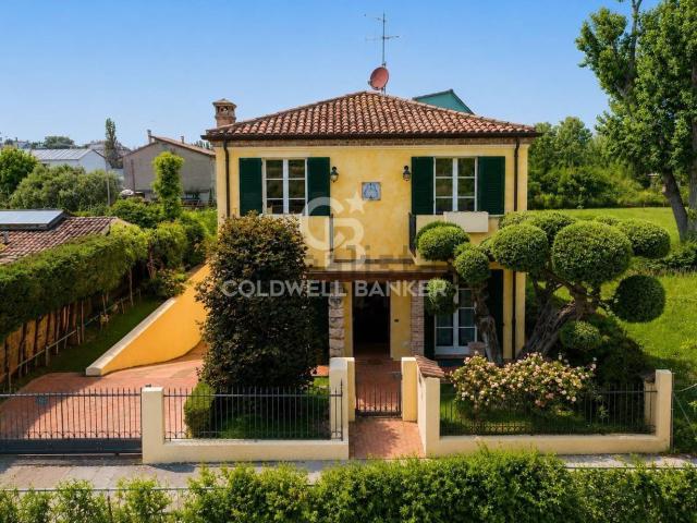 Case e ville in vendita di 263 m² in Via Remo Bordoni, 22