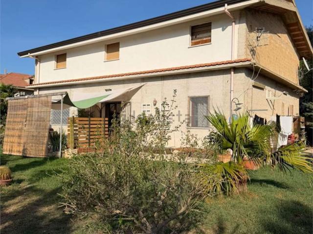Case e ville in vendita di 263 m² in Contrada Catalano