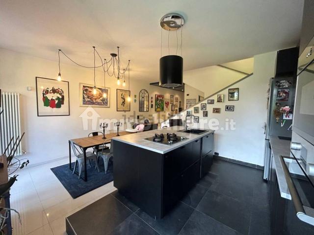 Case e ville in vendita di 263 m² in Località Valverde