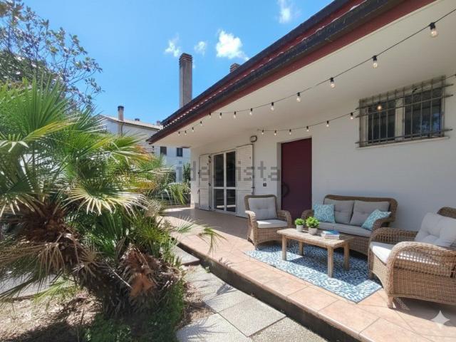Case e ville in vendita di 263 m² in Strada Gaglierano, 92
