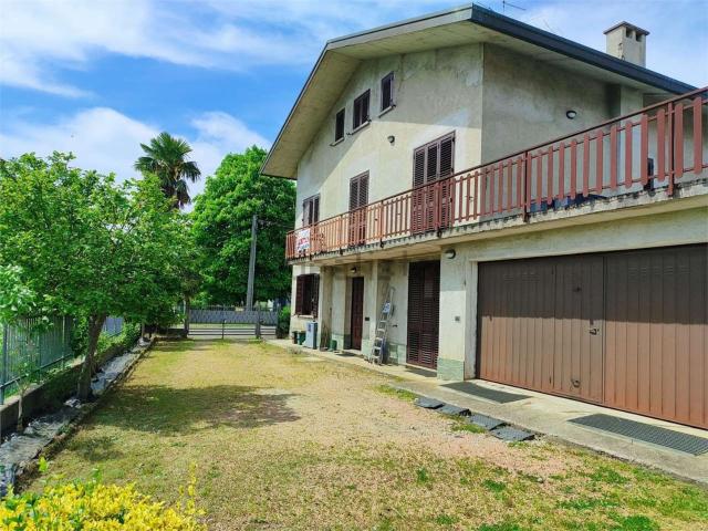 Case e ville in vendita di 264 m² in Via del Castagneto